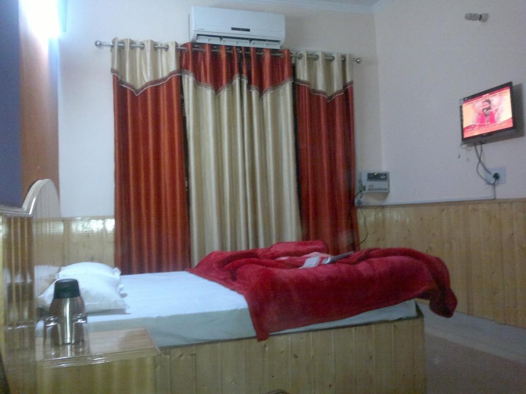 Himgiri Resort Nagchala Chambre photo